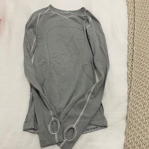 Lululemon long sleeve striped shirt | size 6